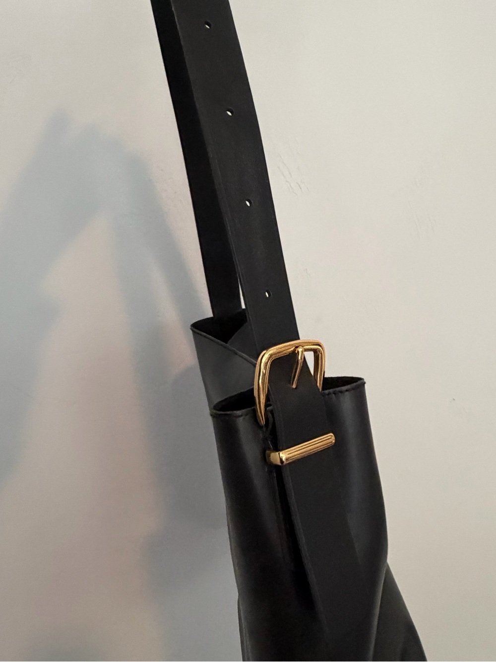 madewell black leather shoulder bucket bag - Picture 3 of 4